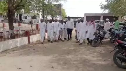 मानवत: प्रस्तावित वक्फ विधेयकाचा निषेध, मानवत येथील तहसील कार्यालयात दिले मुस्लिम समाजाने निवेदन