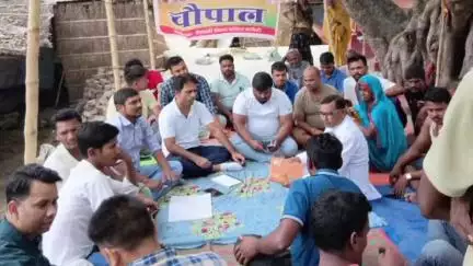 देसरी: मधौल खुर्द के दलित टोले में युवा कांग्रेस ने जनहित के मुद्दों पर चौपाल का आयोजन किया