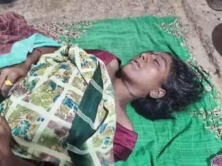బిచ్కుంద: కందర్‌పల్లి గ్రామంలో ఇంట్లో దూలానికి ఉరి వేసుకొని వివాహిత ఆత్మహత్య