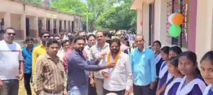 बहरागोड़ा: चौरंगी गांव के भवानी देवी उच्च विद्यालय में विधायक समीर मोहंती ने भवन का किया उद्घाटन
