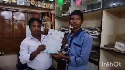 রানিবাঁধ: মাধ্যমিকে রাজ্যে সাঁওতালী মাধ্যমের পড়ুয়াদের মধ্যে প্রথম স্থানাধিকারী গড় রায়পুর হাই স্কুলের ছাত্র কালিরাম মুর্মু