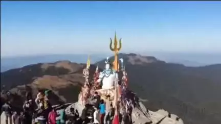 हरिपुरधार: चूड़धार मंदिर के कपाट खुलने के बाद, खाने और ठहरने की व्यवस्थाओं में जुटी मंदिर समिति