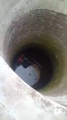 mircha gaown ke pass kuyen me lash Mila hai