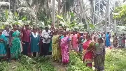 వేతనాలు చెల్లించడంలో ప్రభుత్వాలు నిర్లక్ష్యం వహిస్తున్నాయి: పేరూరు లో 
రాష్ట్ర వ్యవసాయ కార్మిక సంఘం ఉపాధ్యక్షుడు కారెం