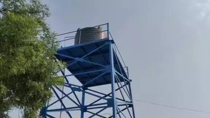 पदाधिकारी ऐसी चेंबर में बैठे, ठेकेदार मस्ती में, ग्रामीण पानी के लिए तरस रहे हैं, मुख्यमंत्री प्रधानमंत्री का वादा झूठा