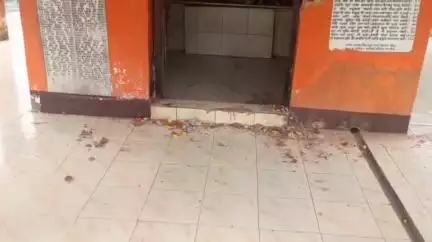 चकिया: खरौझा गांव के हिनौती में चोरों ने मंदिर से मुकुट समेत हजारों का माल किया चोरी, पुलिस जांच में जुटी