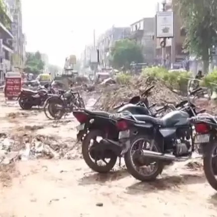 મણિનગર: નિકોલમાં જીવણવાડી પાસે ખોદેલા રોડથી લોકોને હાલાકી#Jansamasya