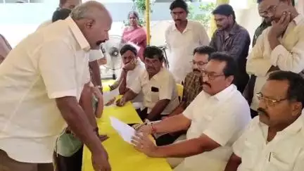 సామాన్యుల సమస్యలపై ప్రత్యేక శ్రద్ధ తీసుకుంటాం: రావులపాలెం ప్రజా దర్బార్ కార్యక్రమంలో ఎమ్మెల్యే సత్యానందరావు