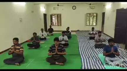 ఆదోని: ఆదోని ఎంపీడీవో కార్యాలయంలో యోగాతో మానసిక ప్రశాంతత