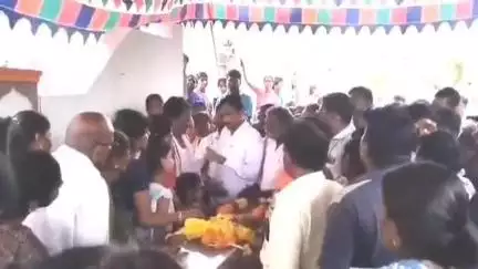 నకిరేకల్: కర్నూల్-జడ్చర్ల రహదారిపై జరిగిన రోడ్డు ప్రమాదంలో వలస కార్మికుడు మృతి, మృతడి స్వగ్రామం నగరికల్ కు చేరుకున్న మృతదేహం