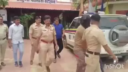 माढा: खुनाचा प्रयत्न करणाऱ्या २ फरार आरोपींना आकुंबे येथून टेंभुर्णी पोलिसांनी केली अटक