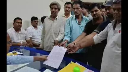 रतनगढ़: मानसून से पहले रतनगढ़ की मुख्य गैनाणी की साफ-सफाई करवाने की मांग को लेकर व्यापारियों ने एसडीएम को दिया ज्ञापन