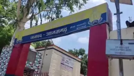 सगड़ी: आराजी देवारा नैनिजोर निवासी व्यक्ति ने जमीनी विवाद को लेकर पट्टीदारों पर मारपीट का आरोप लगाया, थाने पर दी तहरीर