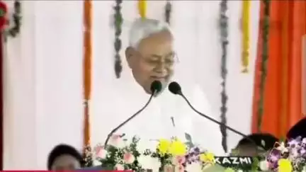 मोदी के सभा में नीतीश कुमार ने अपने भाषण के दरमियान फिर दिखा दिया बीमार होने की सबूत