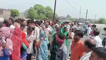 पचोर: पचोर में रसोई गैस सिलेंडर के लिए हल्लाबोल, लाइन में लगी महिलाएं, वीडियो आया सामने