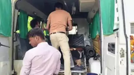 धनघटा: धनघटा कस्बे में देशी शराब के समीप जमीन के बैनामे को लेकर दो पक्षों में खूनी संघर्ष, चाकू बाजी में 5 घायल, पिस्टल बरामद