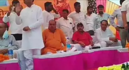 सगड़ी: हरैया में महारानी अहिल्याबाई होल्कर जन्म शताब्दी के तहत महिला सशक्तिकरण कार्यक्रम का आयोजन, महिलाओं की भीड़ जुटी रही