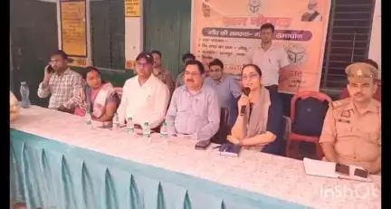 धामपुर: नहटौर के गांव जलालपुर आसरा में आयोजित ग्राम चौपाल में एसडीएम धामपुर ने ग्रामीणों की समस्याएं सुनीं