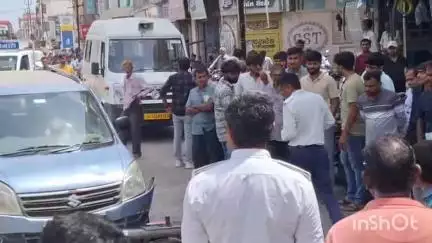 કેશોદ: કેશોદમાં કાર અને બાઈક વચ્ચે અકસ્માત,કેશોદ તાલુકા પંચાયત સામે સર્જાયેલાં અકસ્માતમાં બાઈક ચાલક વૃદ્ધને ગંભીર ઇજા