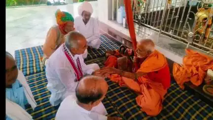 खिलचीपुर: गाड़ेश्वर महादेव मंदिर पहुंचकर राजगढ़ सांसद रोडमल नागर ने की पूजा-अर्चना