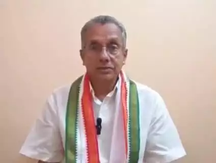 అనర్హులకు ఫించన్‌లు తొలగించాలి: లక్కవరంలో రాష్ట్ర పీసీసీ సభ్యులు గోపాల కృష్ణంరాజు