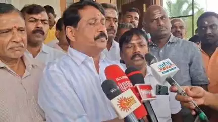 பாளையங்கோட்டை: "சர்ச்சைக்குரிய கருத்துக்களை கமலஹாசன் தவிர்த்து இருக்க வேண்டும்" - NGO காலனி இல்லத்தில் பாஜக மாநில தலைவர் பேட்டி