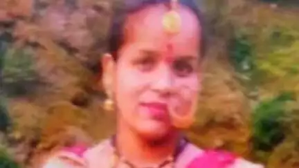 कपकोट: कर्मी गांव निवासी 30 वर्षीय विवाहिता ने गोशाला में फांसी लगाकर की आत्महत्या, पुलिस मौके पर मौजूद