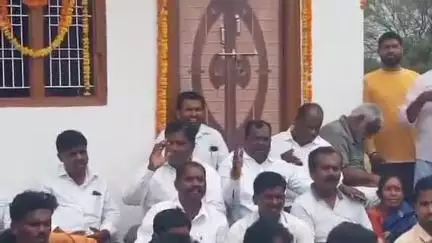 బీబీపేట: ఎమ్మెల్యే రమణారెడ్డి అభివృద్ధిని అడ్డుకుంటున్నాడు బివిపేటలో :బీబీపేట మండల కాంగ్రెస్ పార్టీ అధ్యక్షులు రమేష్