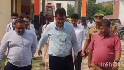 अलीगंज: उत्तर प्रदेश शासन के विशेष सचिव शिशिर सिंह जैथरा पहुंचे, योजनाओं की जमीनी हकीकत की परखी