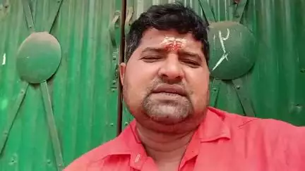 मंदिर भी सुरक्षित नहीं हैबीती रात्रि मेंबागेश्वरी माता मंदिर हनुमान जी माता लक्ष्मीऔर भोलेनाथ का शिवलिंगतोड़ा गया हैयह मंदिर थाना रामगांव अंतर्गत आता हैपुलिस में मुकदमा अज्ञात में दर्ज किया हैमूर्ति तोड़ने वाला व्यक्तिअभीपुलिसपकड़ नहीं पाई