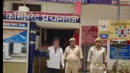 सोरांव: चक काशीराम स्थित बाग के पास से थरवई पुलिस ने एक वांछित अभियुक्त को गिरफ्तार किया