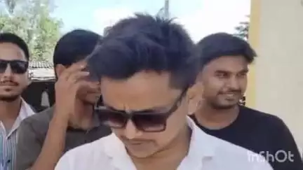 হরিশ্চন্দ্রপুর ২: পাকা রাস্তার দাবীতে গণস্বাক্ষর নিয়ে হরিশ্চন্দ্রপুর দুই ব্লক প্রশাসনের দ্বারস্থ হলেন এলাকার যুবকরা#jansamasya