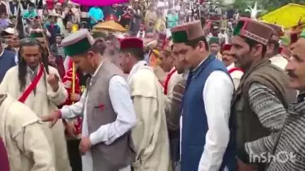 ठियोग: गुठान में देव कार्यक्रम का आयोजन किया गया, हजारों की संख्या में क्षेत्र के लोग रहे मौजूद