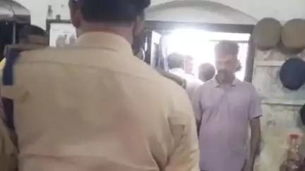 ഒറ്റപ്പാലം: ഷൊർണൂരിൽ വീണ്ടും കഞ്ചാവ് വേട്ട, കോയമ്പത്തൂർ - മംഗലാപുരം പാസഞ്ചർ ട്രെയിനിൽ 7.34 കിലോഗ്രാം കഞ്ചാവ് ഉപേക്ഷിച്ച നിലയിൽ