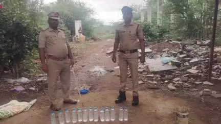 నీలి షికారి పేటలోఎక్సైజ్ అధికారులు దాడి  : 900 లీటర్ల బెల్లపుట ధ్వంసం,70 లీటర్ల నాటుసారాస్వాధీనం నలుగురువ్యక్తులు అరెస్ట