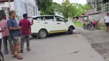ধূপগুড়ি: নাগরাকাটার বামনডাঙ্গা চাবাগানে ইডির হানা,উদবেগে ফ্যাক্টরি অফিসের সামনে জটলা শ্রমিকদের