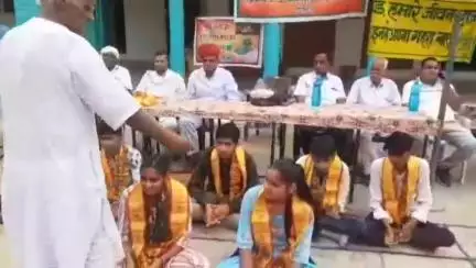 नीम का थाना: नीमकाथाना के संस्कृत विद्यालय में प्रवेशी परीक्षा में बेहतर परिणाम लाने पर विद्यार्थियों को किया गया सम्मानित