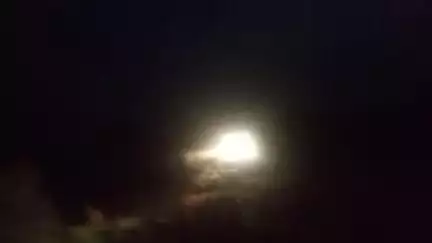 कौंधियारा थाना अंतर्गत ग्राम बरेठिया में दबंग हनुमान प्रसाद द्वारा  रात में जेसीबी लगाकर जमीन पर कब्जा किया जा रहा है।
