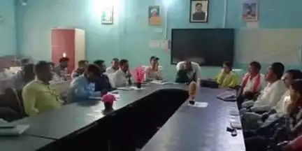डंडई: डंडई में पंचायत समिति की अहम बैठक संपन्न, विकास योजनाओं पर हुई विस्तृत चर्चा