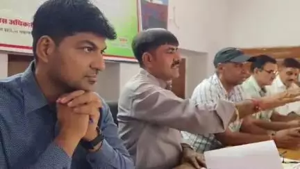 नवलगढ़: नवलगढ़ साधारण सभा में जल जीवन मिशन पर तीखी बहस, प्रधान दिनेश सुंडा ने दी धरने की चेतावनी