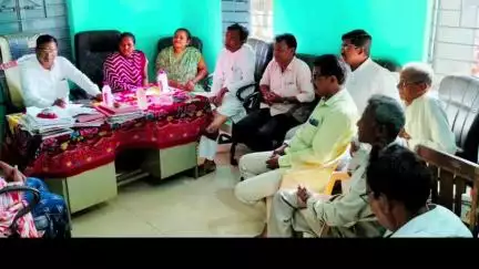 आरमोरी: पळसगाव  येथे विविध समस्यांवर आमदार मसराम यांची आढावा बैठक