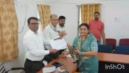 थावे: थावे प्रखंड प्रमुख के निधन के बाद किरण देवी निर्विरोध निर्वाचित, एसडीओ ने दी जानकारी