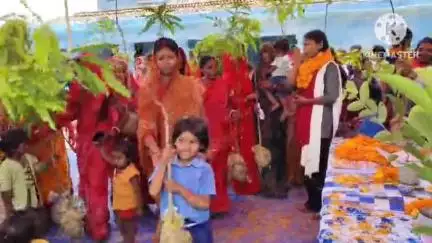 खोदावंदपुर: सरकारी नौकरी की खुशी में 51 बेटियों के सम्मान में किया पौधरोपण, बरियारपुर पूर्वी गांव में कार्यक्रम आयोजित