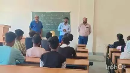 राजमहल: मॉडल कॉलेज राजमहल में हिंदी पत्रकारिता दिवस पर प्रेरणादायी कार्यक्रम का आयोजन