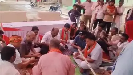 लवकुशनगर में अमृत योजना के तहत पेयजल पाइपलाइन विस्तार कार्य का हुआ शुभारंभ
