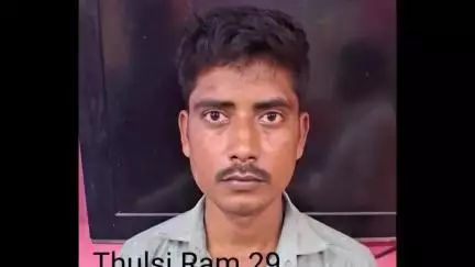 உத்திரமேரூர்: உத்திரமேரூர் டவுனில் குட்கா பொருட்கள் விற்பனை செய்த இருவர் கைது