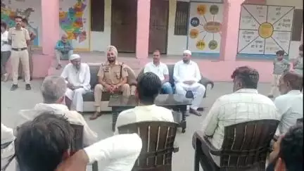 प्रताप नगर थाना प्रभारी बलकार सिंह ने कलेसर में ग्रामीणों को नशे के दुष्प्रभाव और यातायात नियमों की जानकारी दी