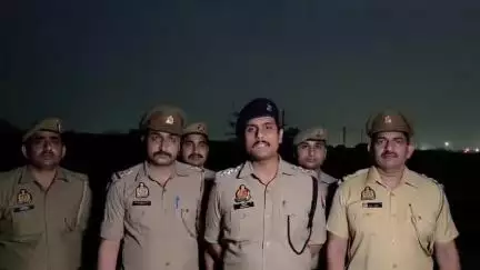 गाजियाबाद:पुलिस मुठभेड़ के दौरान थाना लोनी क्षेत्र मे जान से मारने की नीयत से गोली मारने की घटना कारित करने वाला अपराधी