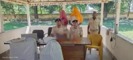 कटिहार जिला के बरारी थाना पुलिस द्वारा नशे के विरुद्ध कार्रवाई करते हुए  कुल-203.5 लीटर विदेशी शराब के साथ 02 तस्कर गिरफ्तार I