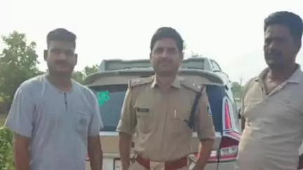 चंदला: हिनौता थाना प्रभारी ने पुलिस के साथ विभिन्न क्षेत्रों में अवैध हथियार अपराधियों की निगरानी की
